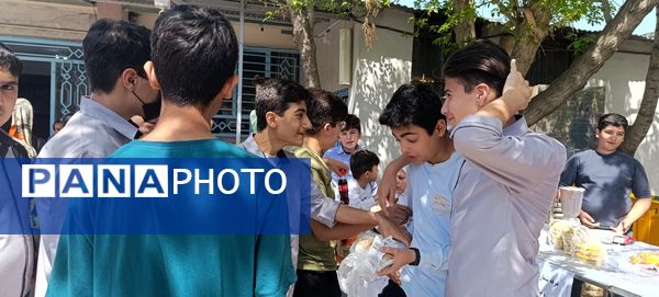 برپایی بازارچه در مدرسه ولیعصر آشخانه 