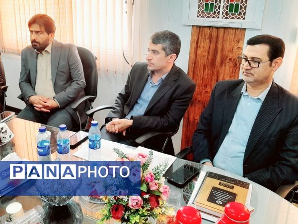 جلسه استانی دومین دوره مسابقه ملی دانش‌آموزان حافظ خوان ایران در بوشهر