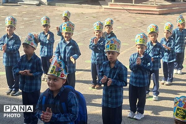  جشن شکوفه ها در آموزشگاه فردوسی