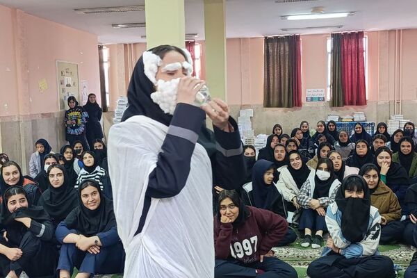 محاکمه سقراط در دبیرستان حضرت رقیه(س) ورامین