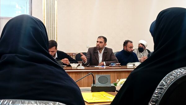 جلسه بررسی عملکرد و کیفیت آموزشی مدارس شهرستان بن با حضور مسئولان استانی