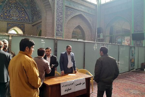 برپایی میز خدمت آموزش و پرورش دماوند 