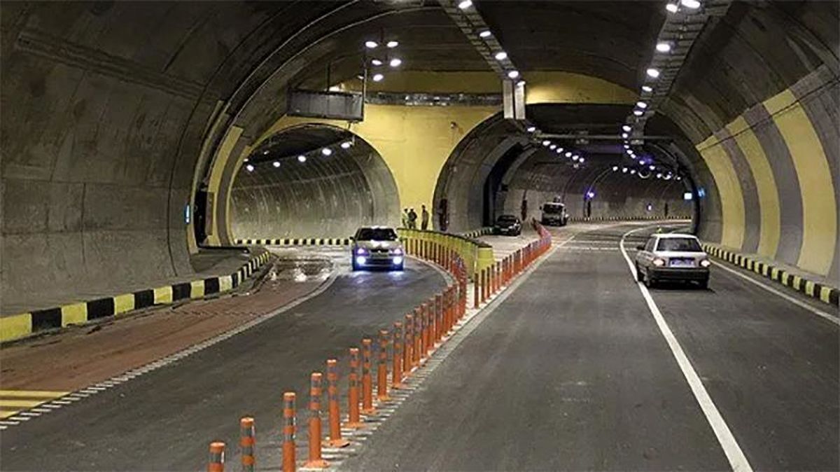 انسداد هر دو مسیر تونل نیایش تهران طی امشب
