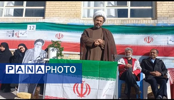 طنین زنگ انقلاب در مدرسه حضرت زهرا(س) نیر