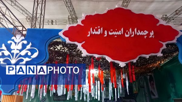 افتتاح نمایشگاه فرهنگی دومین کنگره ملی ۸ هزار شهید گیلان