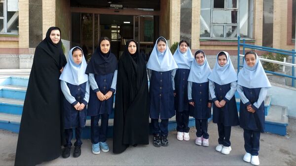 آغاز سال تحصیلی جدید باحضور مسئولان در دبستان فرهنگیان ۲ مشهد