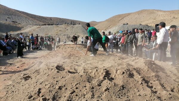 مسابقات بومی محلی  در گود کشتی شهر بار نیشابور