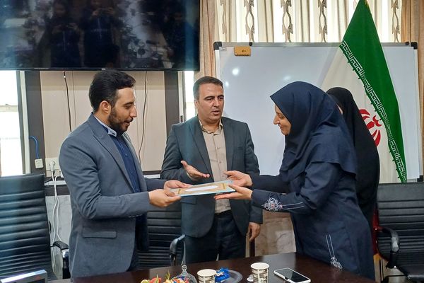 مراسم تجلیل از دانش آموز خبرنگاران پانا ناحیه 3 شیراز