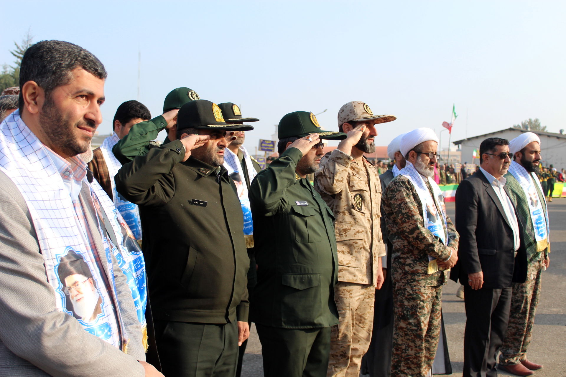 صبحگاه مشترک نیرو‌های مسلح در آمل 