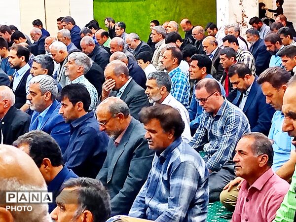 نماز جماعت همزمان با شهادت امام صادق(ع)