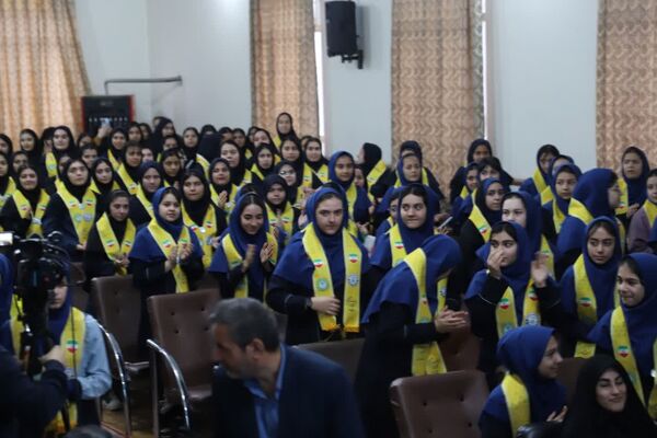 زنگ انقلاب در مدرسه خدیجه کبری ناحیه یک تبریز با حضور استاندار 