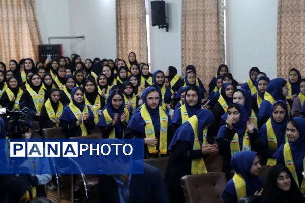 زنگ انقلاب در مدرسه خدیجه کبری ناحیه یک تبریز با حضور استاندار 