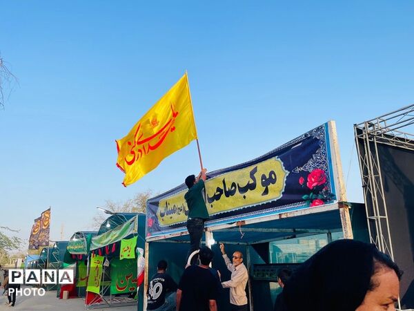 خدمت‌رسانی فرهنگی و مردمی در میناب به یاد شهدا