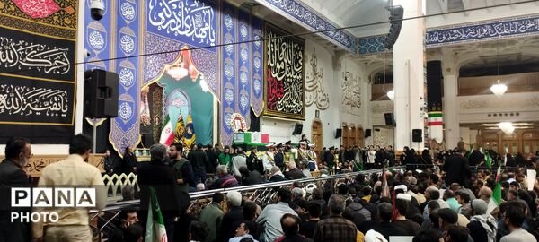 آرام گرفتن پیکر شهید سپهبد عبدالرحیم موسوی در حریم امن فاطمی
