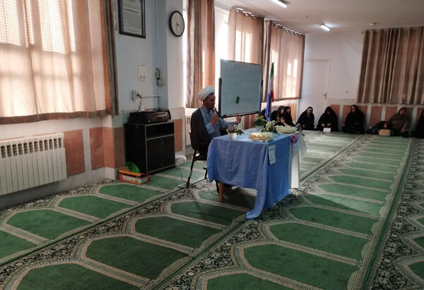 انتخابات انجمن اولیاء و مربیان در دبیرستان میعاد قم