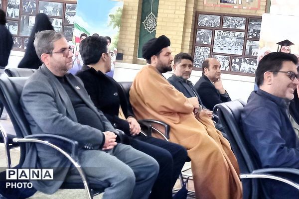 غبار روبی مزار شهیدان رجایی و باهنر با حضور وزیر آموزش و پرورش به مناسبت سالروز تاسیس امور تربیتی 