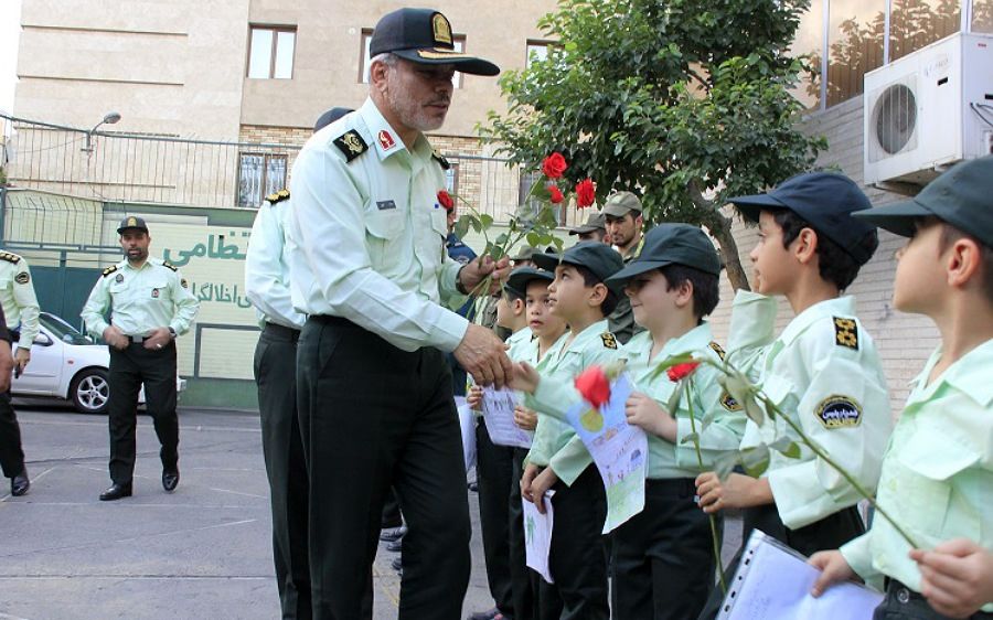 نوجوانان سرمایه‌های اصلی جامعه هستند