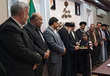 تجلیل از دختران‌برتر در فرمانداری شهرستان بهارستان