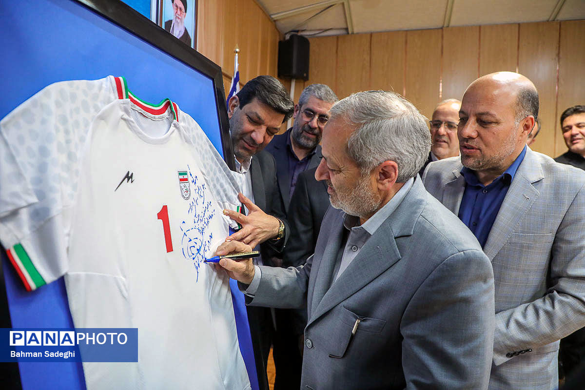 مراسم بدرقه تیم‌های ملی فوتسال دانش‌آموزی پسران و دختران ایران به رقابت‌های جام جهانی