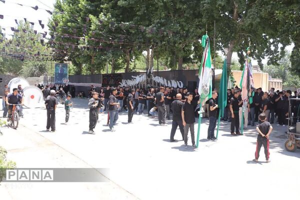 طنین نماز ظهر عاشورا در ساوجبلاغ