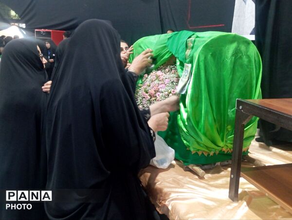 همایش بزرگ شیرخواران حسینی در قروه