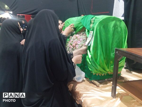 همایش بزرگ شیرخواران حسینی در قروه