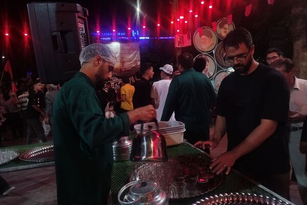 عطر چای روضه در صد و پنجاه و نهمین شبِ میثاق؛ خادمی به رسم ارادت