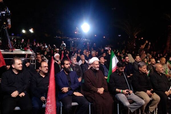 نوای قرآن در میدان ولیعصر(عج) طنین‌انداز شد