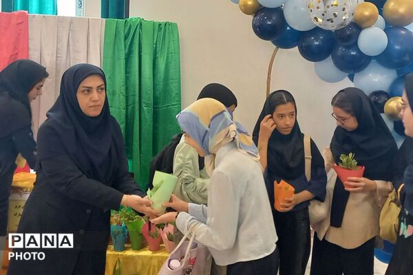 جشن جوانه‌ها در مدرسه استعداد های درخشان شهرستان ملارد 