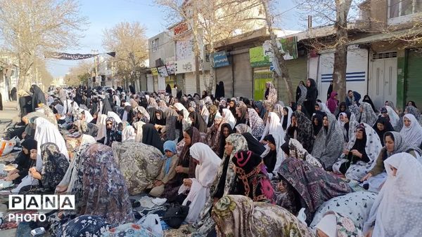 تصاویری زیبا از نماز باشکوه عیدسعید فطر در کوهدشت