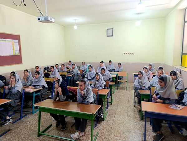 زنگ مدرسه دوباره به صدا درآمد