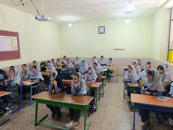 زنگ مدرسه دوباره به صدا درآمد