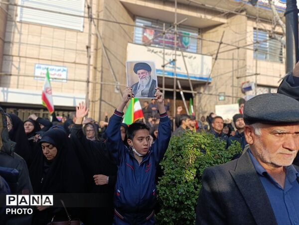 اجتماع بزرگ مردم نیشابور برای بیعت با سومین رهبر جمهوری اسلامی ایران 