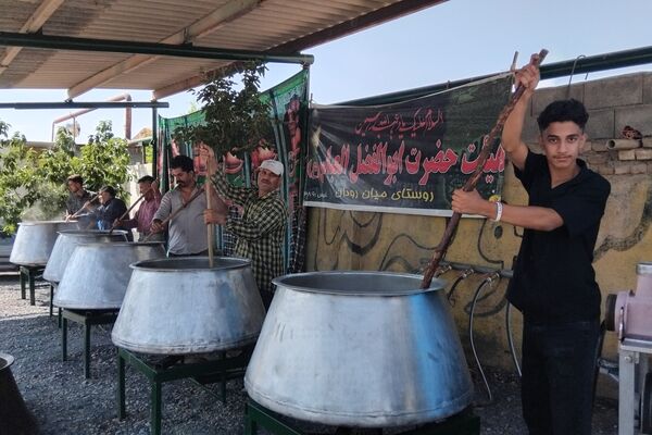 طعمِ نذری حسینی در رباط مراد