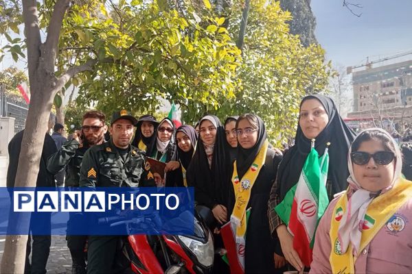 ما تا آخر پای کار نظام هستیم 