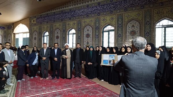حضور پرشور دانش‌آموزان و فرهنگیان در نماز جمعه یاسوج