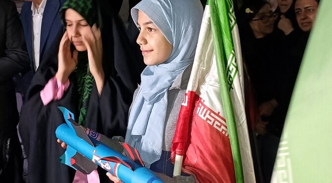 دانش‌آموزان جامانده از کلاس درس شهادت