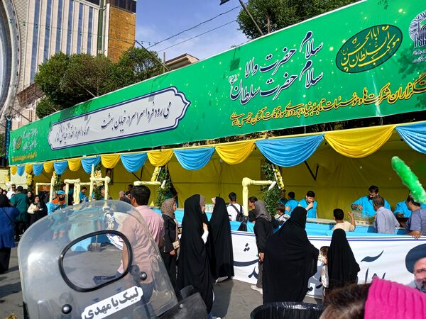 موکب بزرگ شرکت نان قدس رضوی در روز شریف ولادت امام رضا (ع)