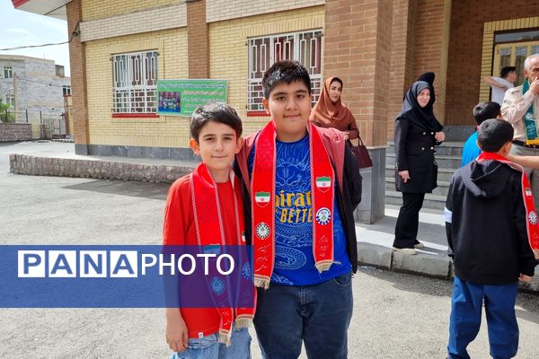 بازدید رئیس سازمان دانش‌آموزی کردستان و ارزیابان کشوری از روند فعالیت پیشتازان