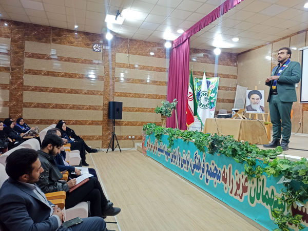 نشست هم‌اندیشی مسئولان سازمان دانش‌آموزی نواحی و مناطق استان فارس