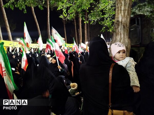 اجتماع پرشور مردم در میدان مرکزی خلیل آباد