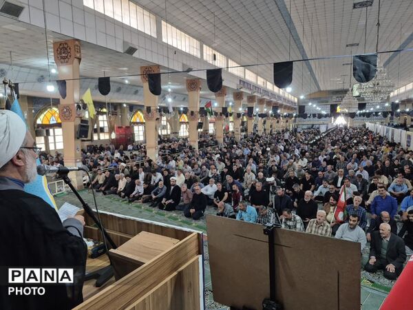 نماز جمعه در مصلی امام خمینی پاکدشت 