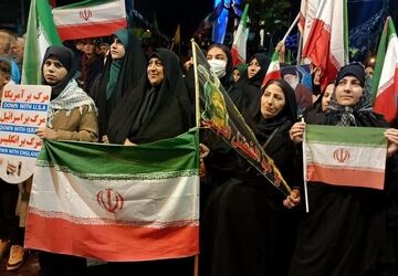«سی‌وسومین شب یادبود قائد امت و تجدید میثاق با رهبر جدید»