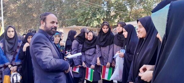 تجمع دانش‌آموزان البرزی در راستای پویش «اسرائیل او را کشت» در مصلی کرج 