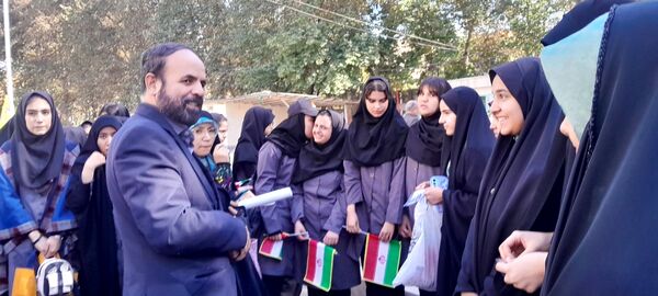 تجمع دانش‌آموزان البرزی در راستای پویش «اسرائیل او را کشت» در مصلی کرج 