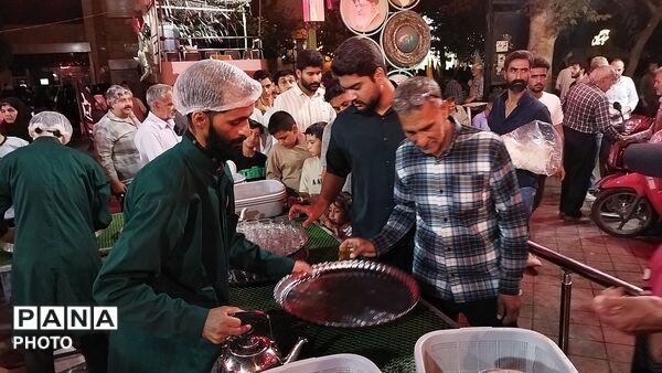چایخانه حضرت زهرا(س)، میزبان عاشقان در شب‌های انتظار و شهادت