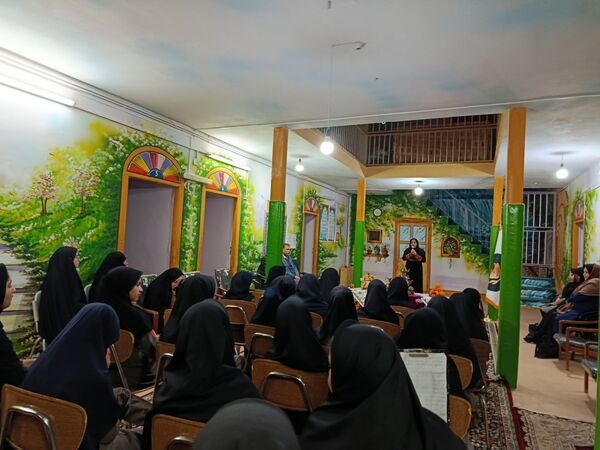 جشن یلدا در دبیرستان نمونه اندیشه 