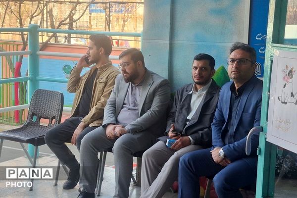 توزیع شیر رایگان در دبستان علی‌اکبر طالبی شهرری