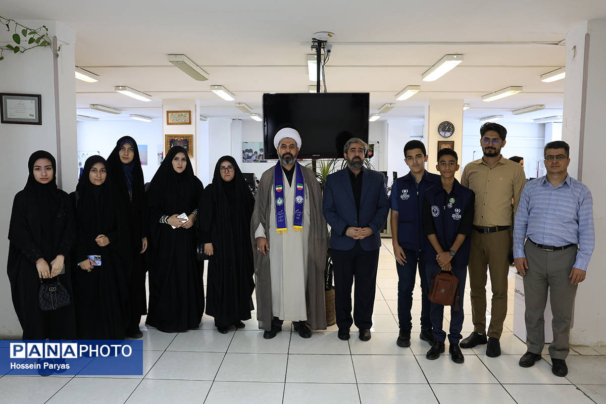 دیدار دانش‌آموز خبرنگاران پانای البرز با مدیرعامل خبرگزاری پانا