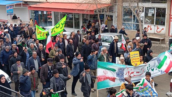 حاشیه نگاری حضور مردم شهر بن در راهپیمایی ۲۲ بهمن ۱۴۰۴